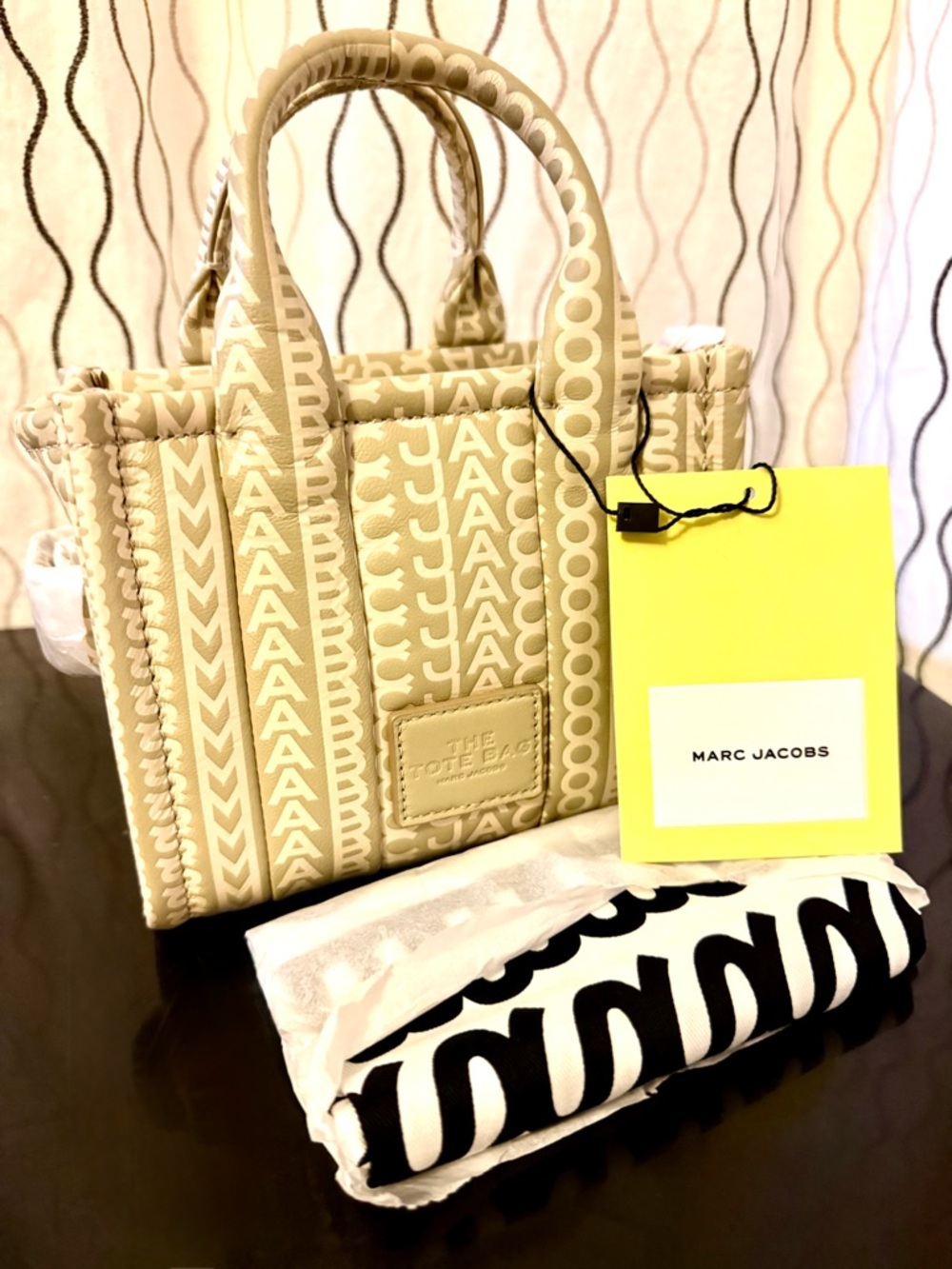 Marc Jacobs Logo-Print Tote